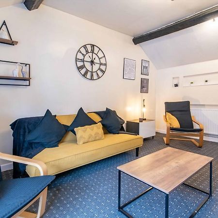 Characterful 2 Bedroom Apartment - Central Location 캐슬 도닝턴 외부 사진