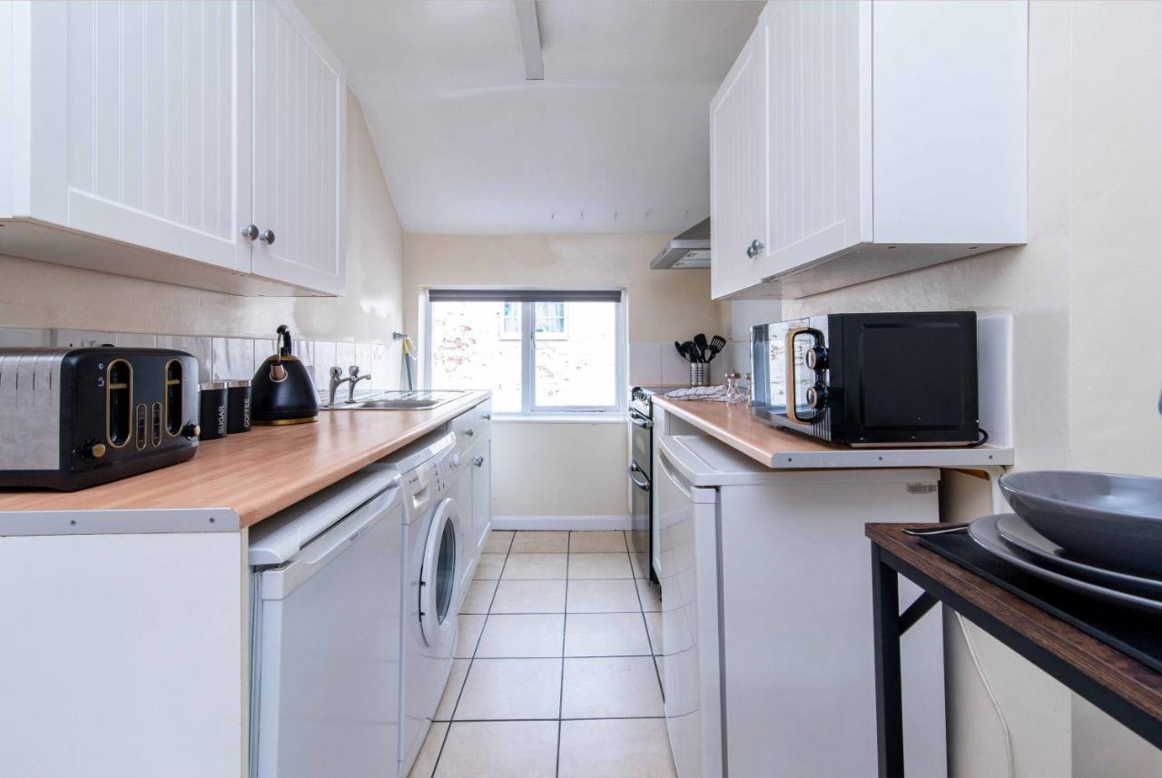 Characterful 2 Bedroom Apartment - Central Location 캐슬 도닝턴 외부 사진